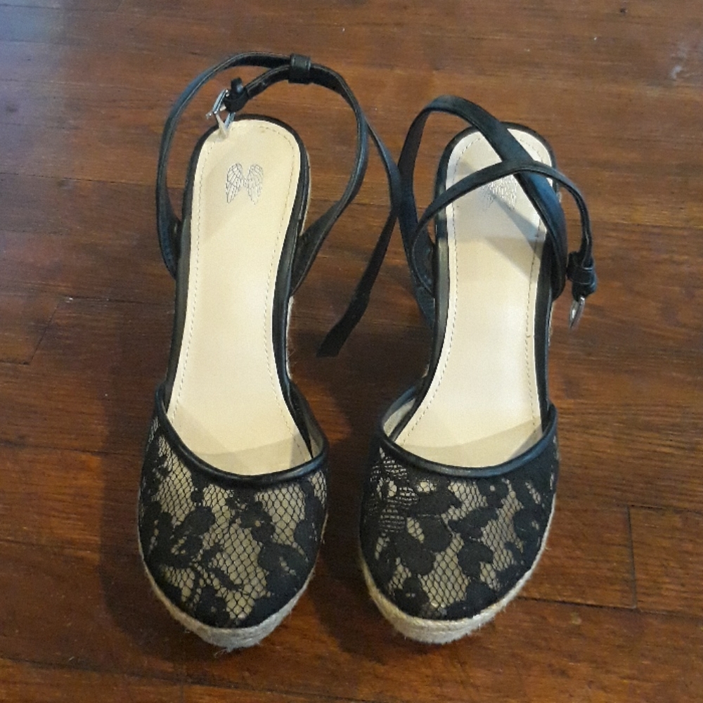 Wedge sandals black size 7.5